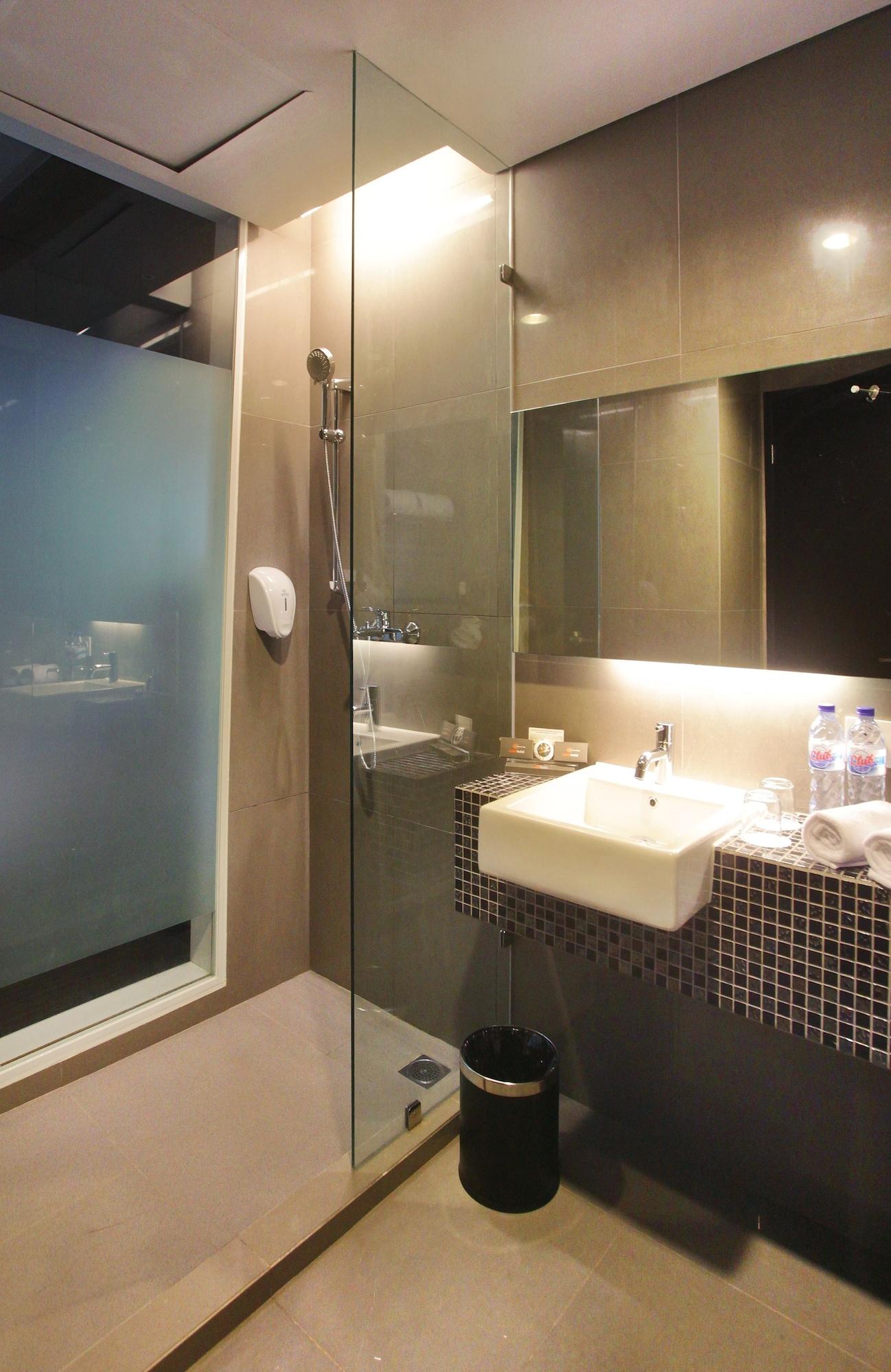 Cabin Hotel Jakarta Buitenkant foto