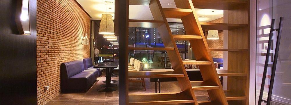 Cabin Hotel Jakarta Buitenkant foto